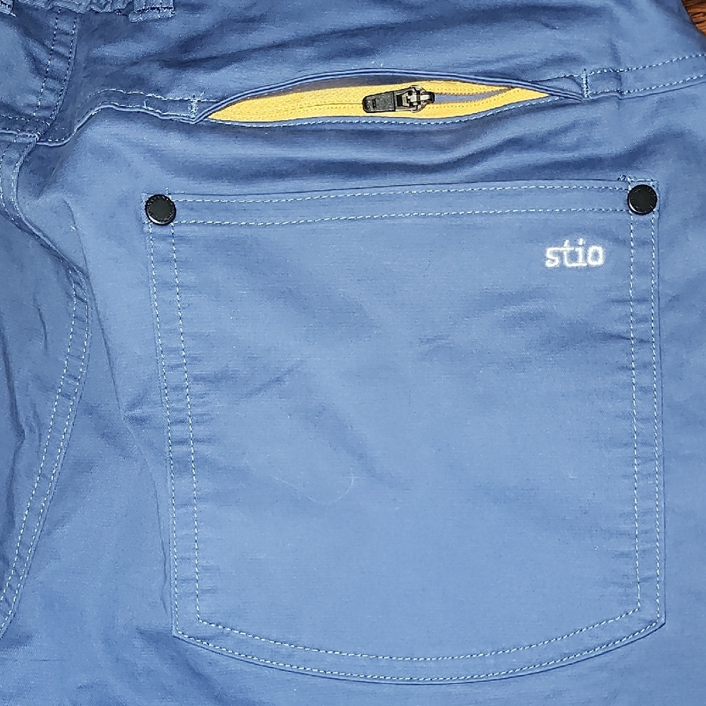 Stio Women's Blue Cargo Shorts - Picture 11 of 11